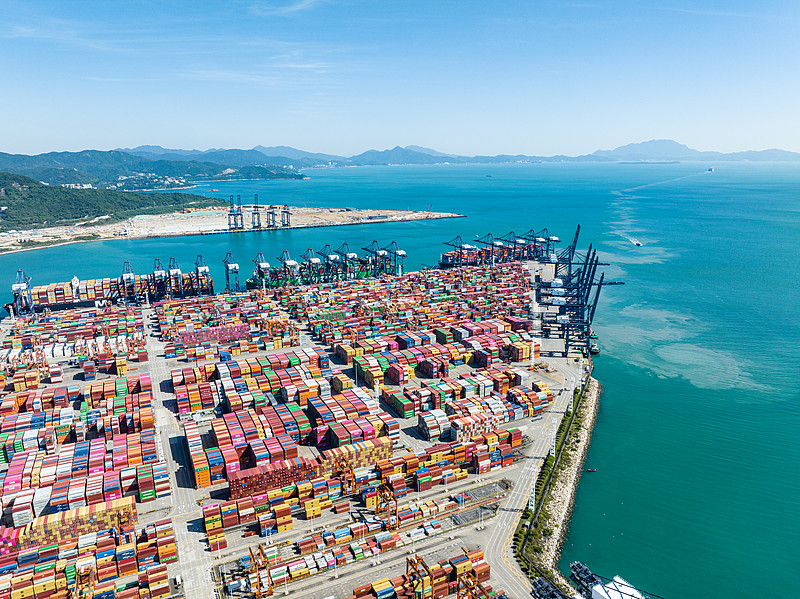 什么情况？飞机降落后，又带着全机乘客返回原点！