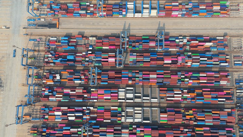 视频:飞机起落架故障 机翼触地 火星四溅! 视频:飞机起落架故障 机翼触地 火星四溅!