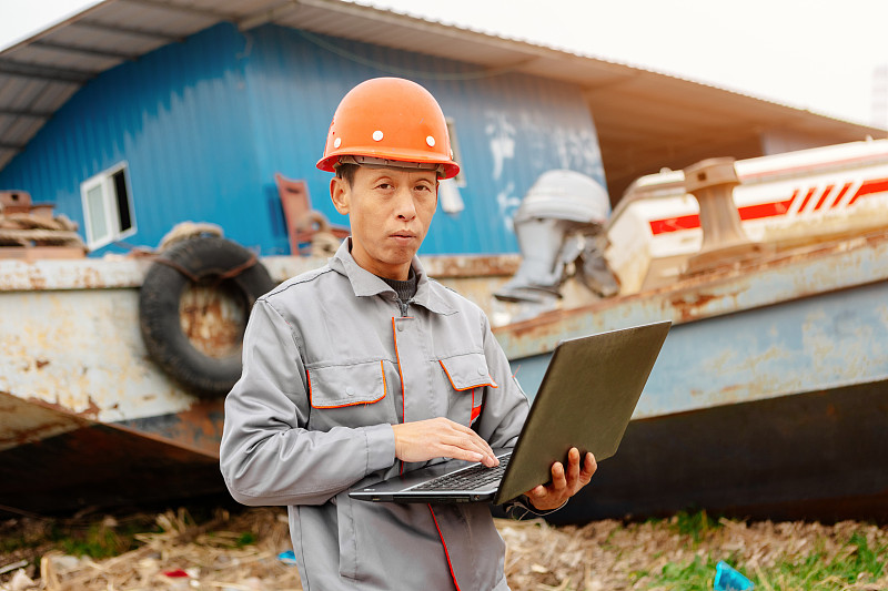 哈铁首开钢铁集港直达货运班列 哈铁首开钢铁集港直达货运班列