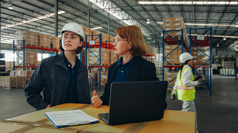 美国静音超音速飞机X-59完成首飞