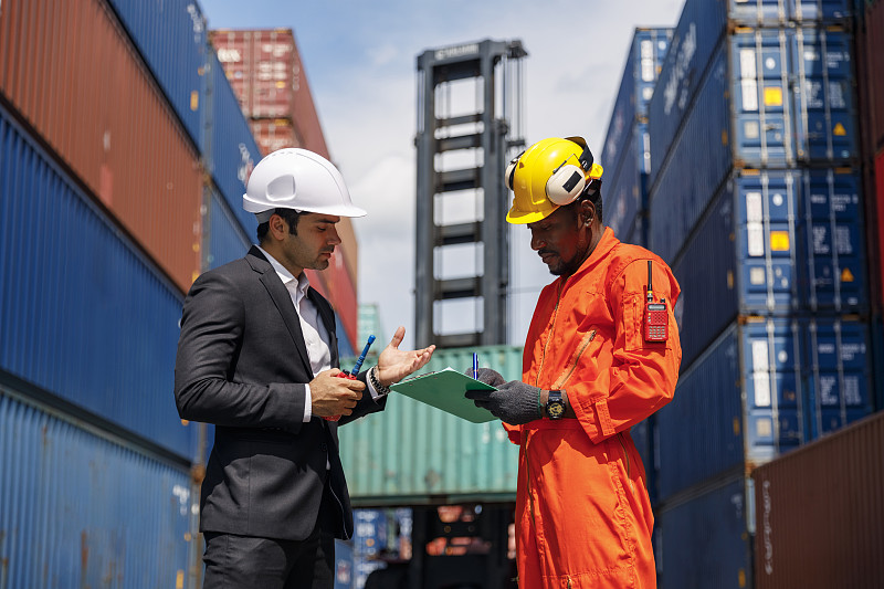 俄罗斯百姓认为搭乘飞机出行“最具危险性” 俄罗斯百姓认为搭乘飞机出行“最具危险性”