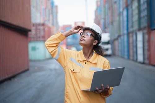珠海机场开通首条定班国际货运航线