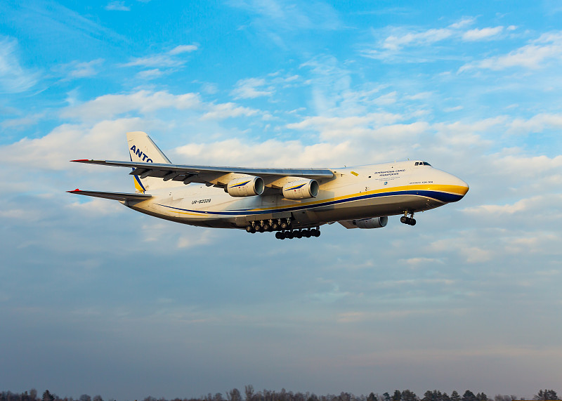 中国厦门至澳洲达尔文的木制画框采用门到门空运9天内配送到