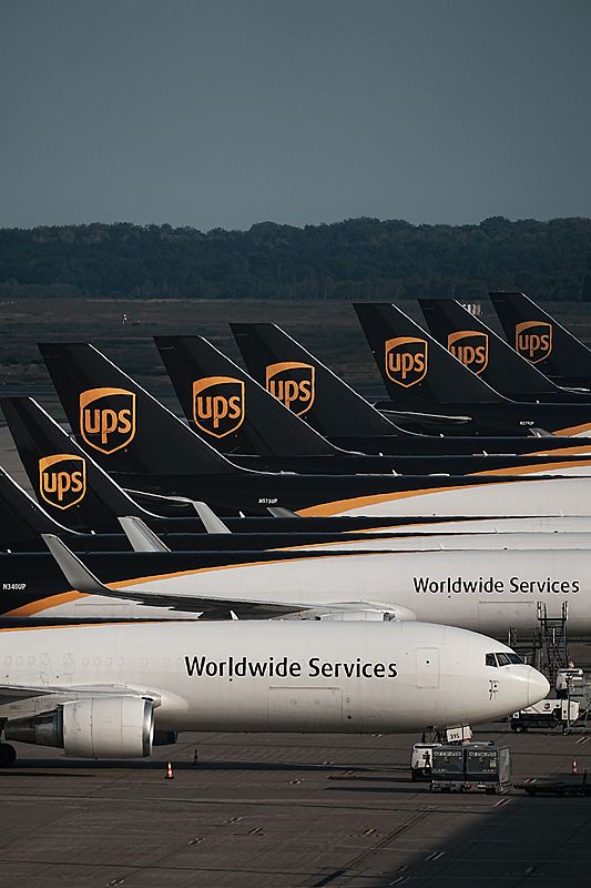 手机防尘防水袋经过中国北京国际航空货运送到黑德兰港 (Port Hedland)