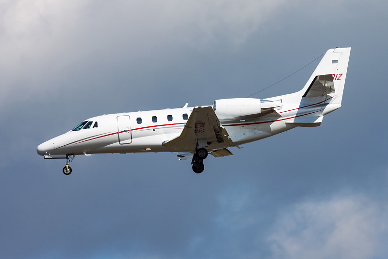 无线网卡借用香港集装箱运输运送至澳大利亚肯布拉港(PortKembla)