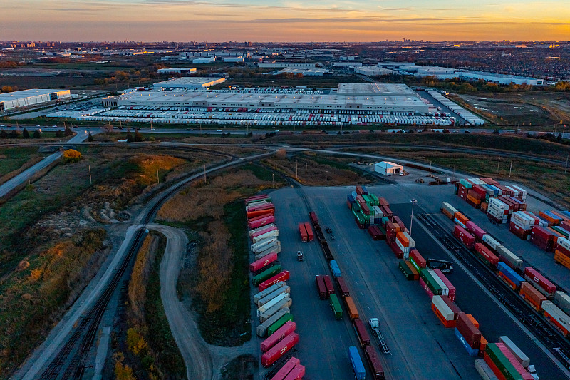 长沙消防员手斧采用飞机运输13天内送到林肯港 (Port Lincoln)