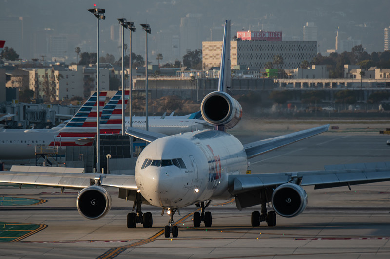 中国大连机械设备使用空运6天内送达澳大利亚波特兰
