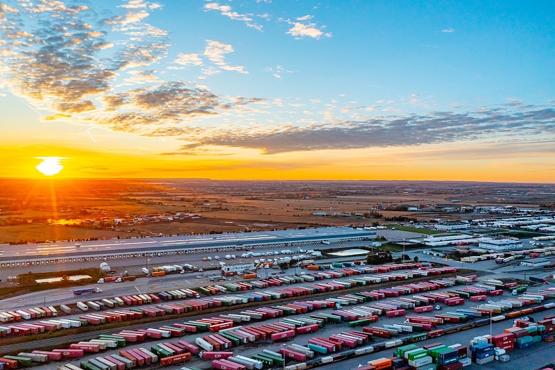 原木应用广州拼货空运速递到堪培拉