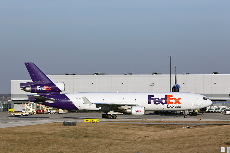 北京到澳洲贝尔湾的文件夹标签采用空运门到门专线12天内配送到