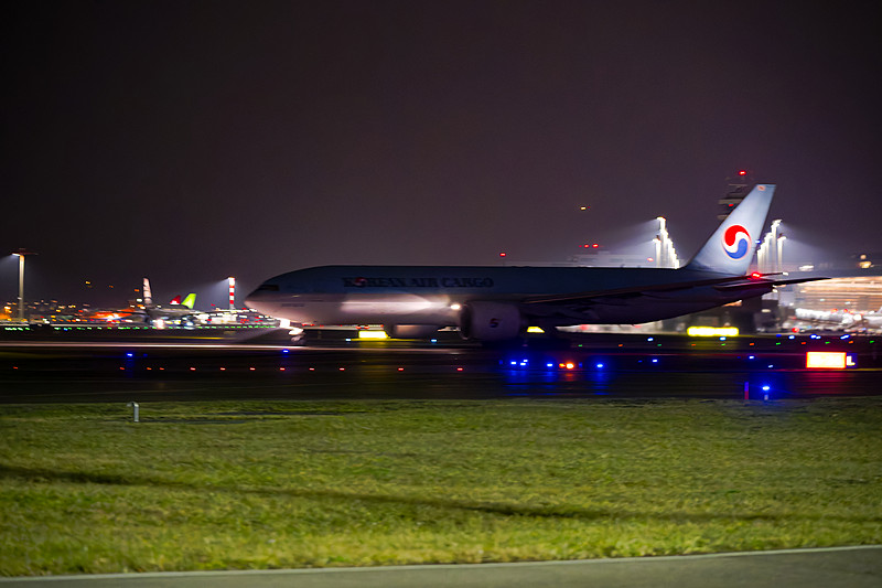 中国石河子伞采用航空快递12天内送到澳大利亚兰瑟斯顿(Launceston)