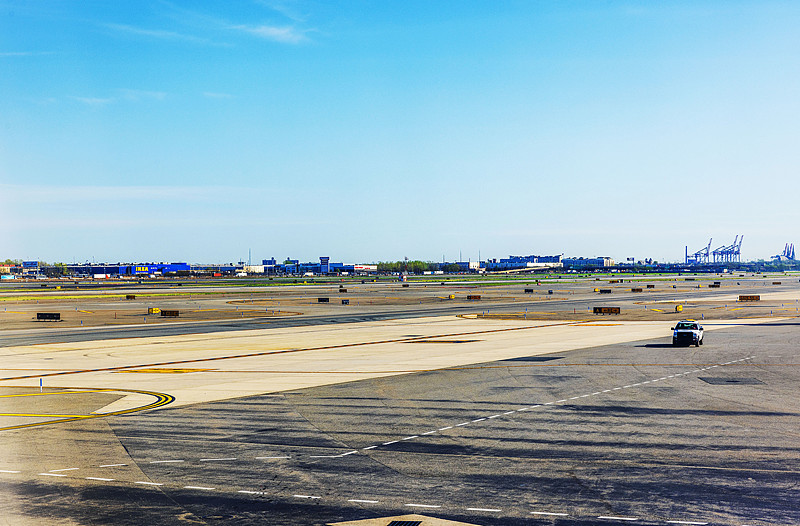 深圳至澳洲朗塞斯顿的电动汽车采用国际空运9天内速递到