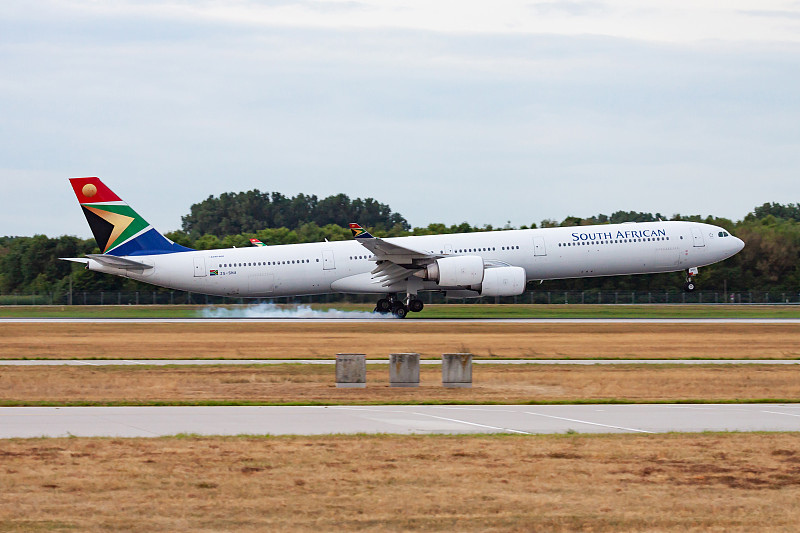 中国广州到纽卡斯尔的车载吸尘器使用加急空运6天内送达