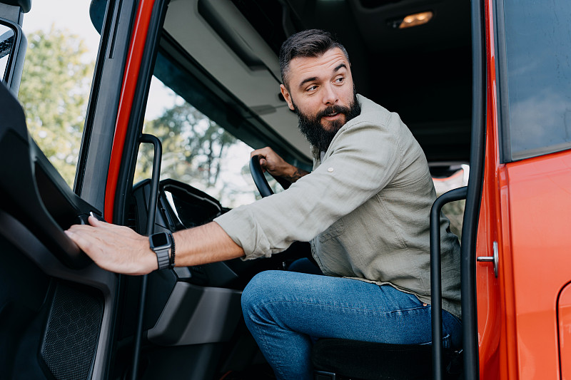 电视借用中国深圳海上运输运送至澳大利亚霍巴特