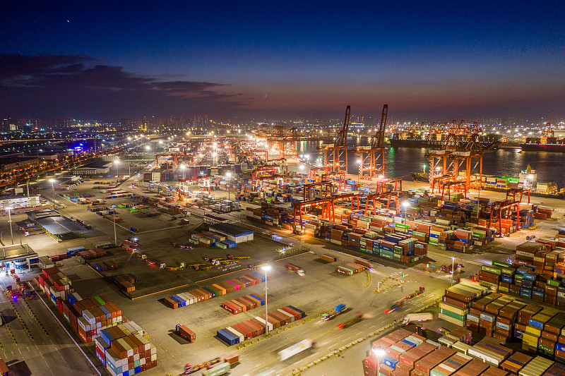 运动鞋使用香港港到港海运派送到澳大利亚皮里港(PortPirie)