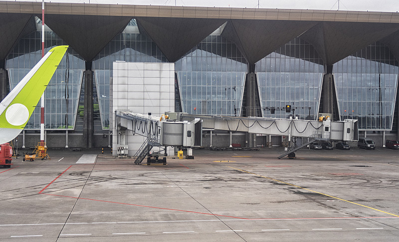车载空气净化器及香薰机选用中国广州航空快递送到澳洲麦凯