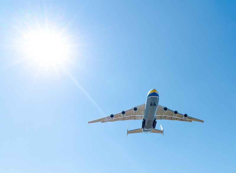 深圳到卡拉萨 (Karratha)的黎族藤编包采用国际快递12天配送到