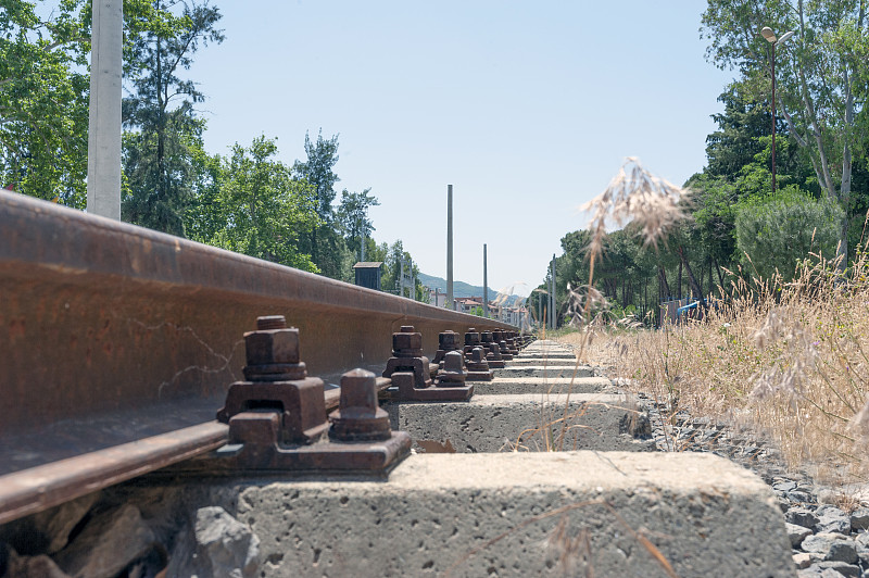 金属制品经基隆整箱海运送抵林肯港