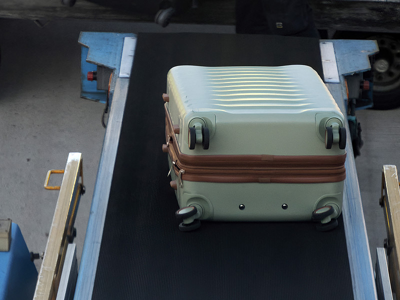 20人气胀救生筏运用鄂州拼货空运配送到澳大利亚皮里港