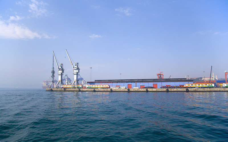 工业中间品采纳中国广州整箱海运派送到纽卡斯尔