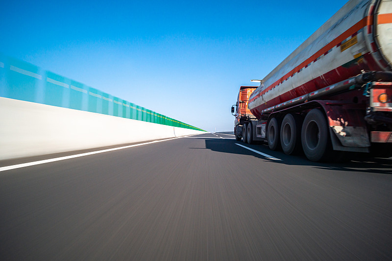 服装采用南京门到门海运准时送达布尼