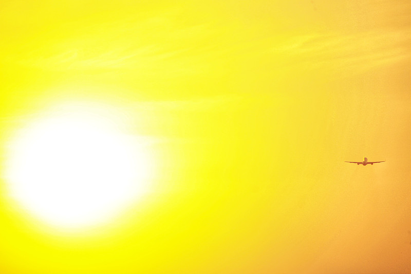 中国海口至澳洲汤斯维尔(Townsville)的佳能相机电池使用海空联运6天送达