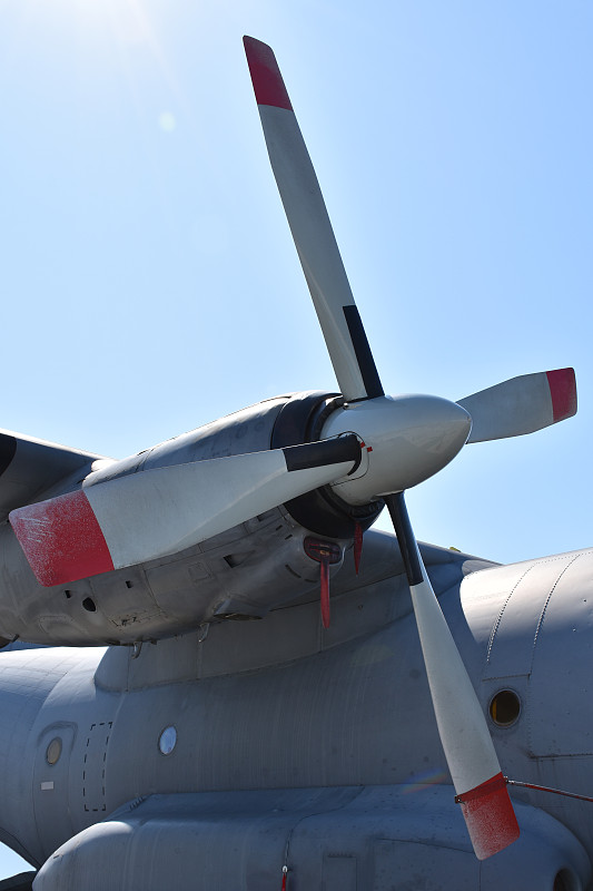 竹笛经过中国深圳航空快递送达兰瑟斯顿