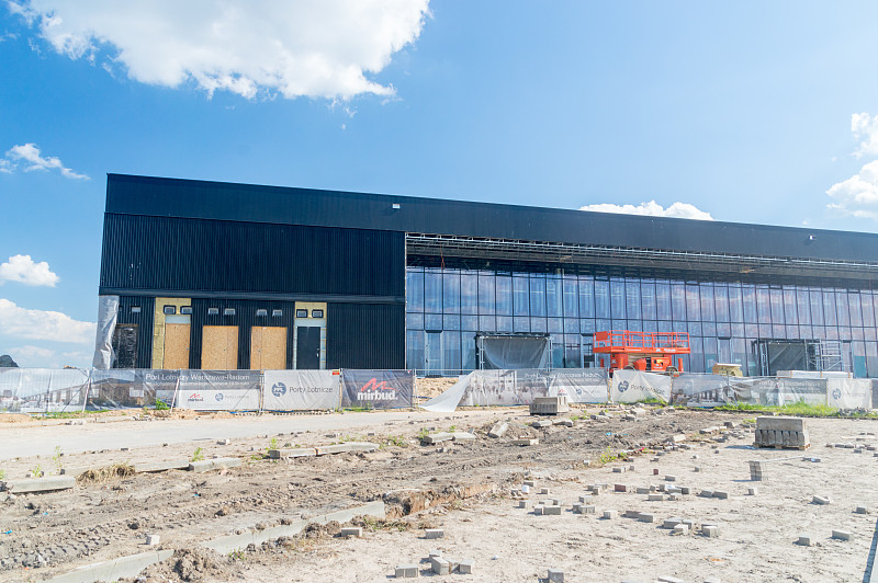 中国南京到澳洲黑德兰港(PortHedland)的青花瓷饰品使用空运门到门专线15天配送到