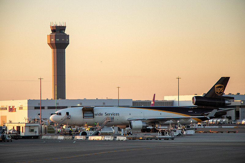 NFC设备通过深圳标准空运送到澳大利亚布里斯班