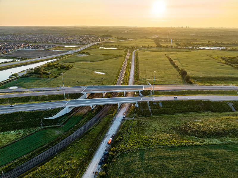 上海桤木使用国际航空货运9天内送到布尼