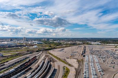 豆皮经中国石河子空运门到门专线送到澳洲卡拉萨