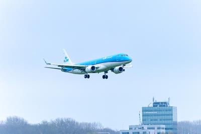 中国郑州至凯恩斯的红双喜乒乓球拍采用多式联运12天配送到