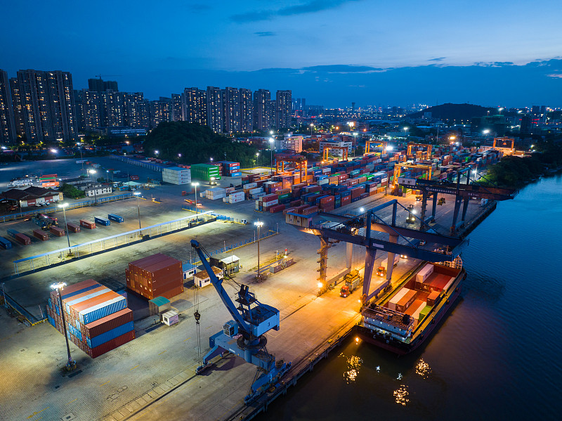 国际物流海陆空运费进入飞涨模式,全面爆仓! 国际物流海陆空运费进入飞涨模式,全面爆仓!