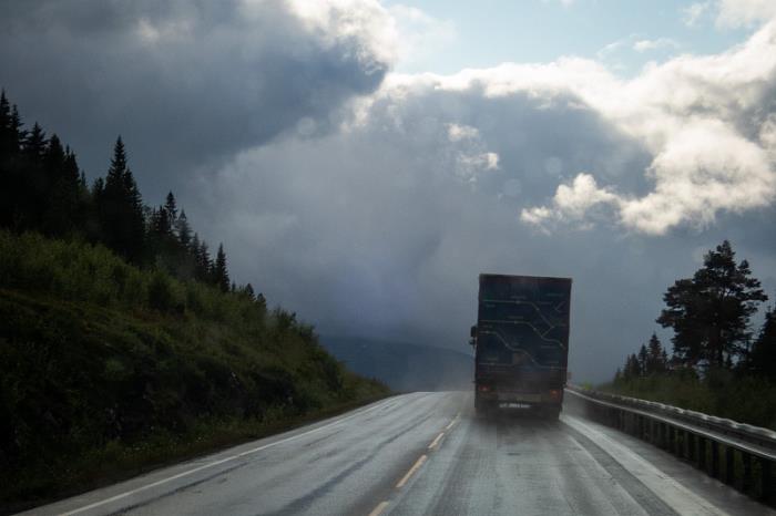 鄂尔多斯市舜龙物流贸易有限责任公司