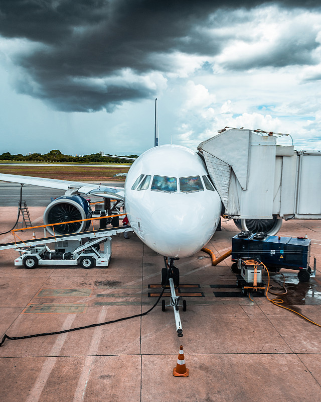 广西泓迅物流有限公司