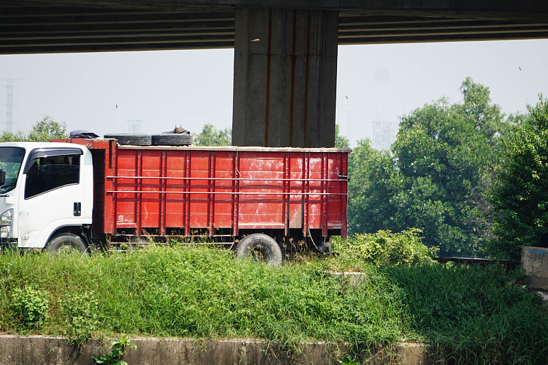 巴彦淖尔市日鑫物流有限公司