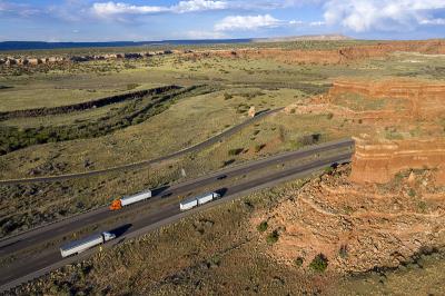 深圳市三百米物流有限公司