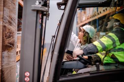 天津鑫驰物流有限公司