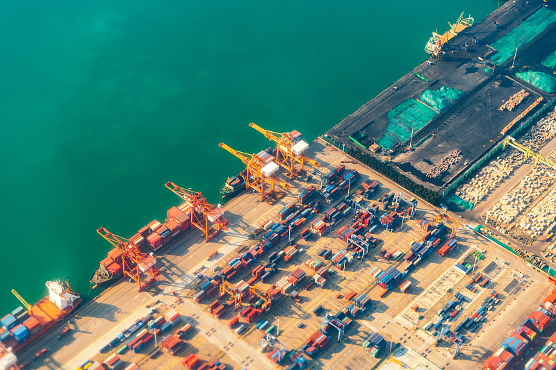 全球首款五合一折叠集装箱，开启高效物流新时代