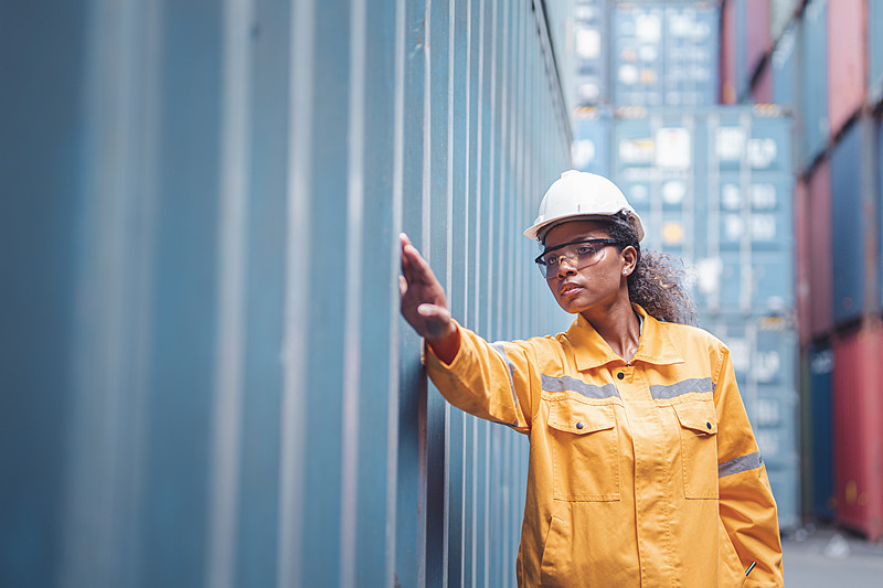 帽类借用中国广东深圳跨境物流专线快送到德国汉堡