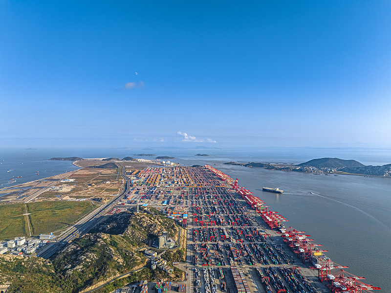 隐形眼镜护理液采取中国上海跨国货运专线配送到意大利