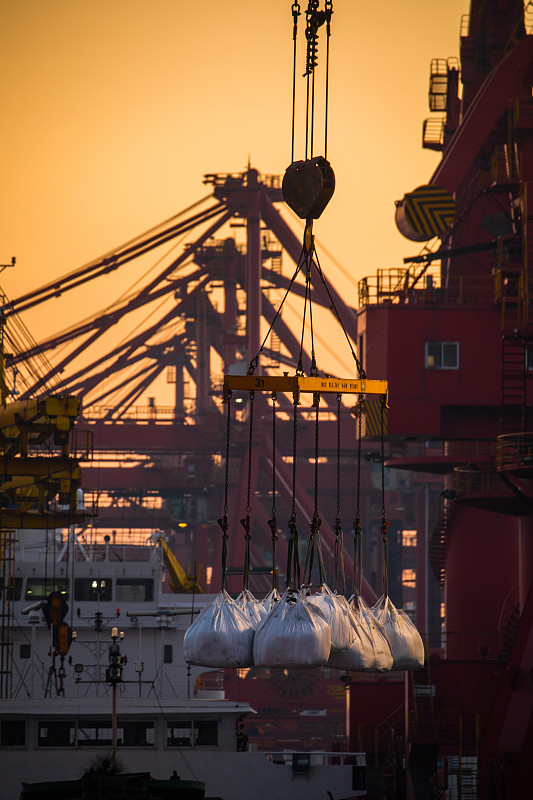 无人机采纳中国广东佛山外贸物流专线运抵泰国曼谷