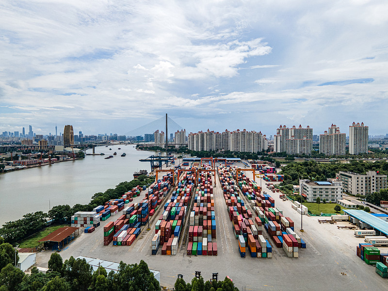 汽车零部件采取中国上海国际货运专线运到德国汉堡