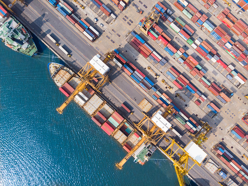 工程机械借用中国北京跨境物流专线运输到英国