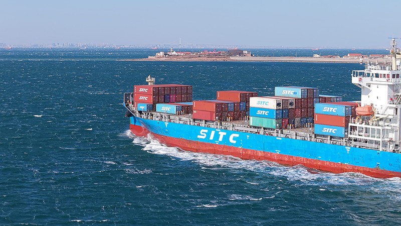 游戏手柄通过中国河北唐山跨境物流专线送达荷兰