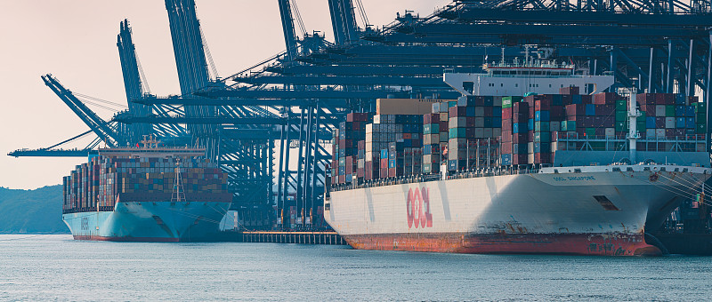 蜜汁香辣鱼皮经过中国广东广州国际物流专线快递至澳大利亚