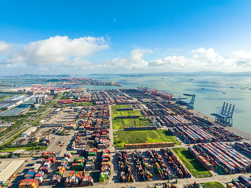 镀铜板经中国浙江义乌跨国货运专线递送到美国洛杉矶