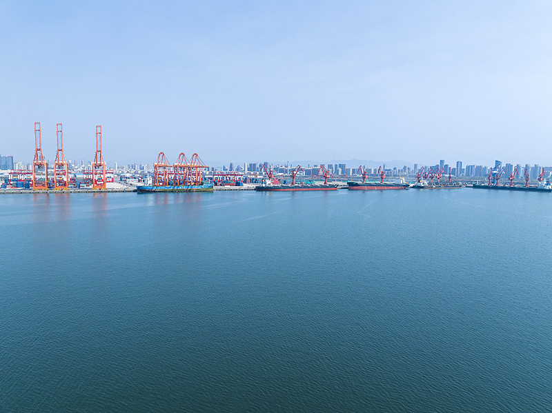 台灯通过中国深圳跨境物流专线运抵奥地利 台灯通过中国深圳跨境物流专线运抵奥地利