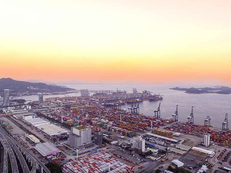 平底锅经过中国广东广州跨国货运专线托运至挪威