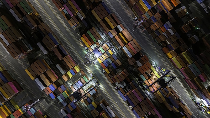 家具借助中国天津环球货运专线安全送达德国汉堡