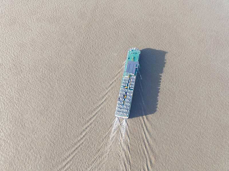 遥控船经中国四川成都环球货运专线运到韩国